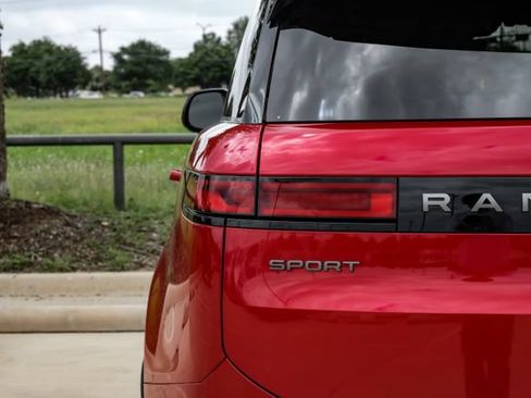 Used 2025 Land Rover Range Rover Sport AWD/4WD image 62