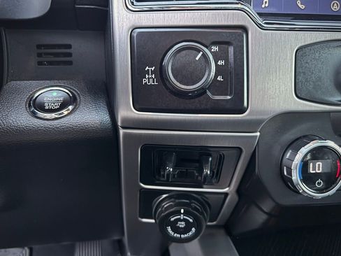Used 2022 Ford F250 Platinum w/ FX4 Off-Road Package image 59