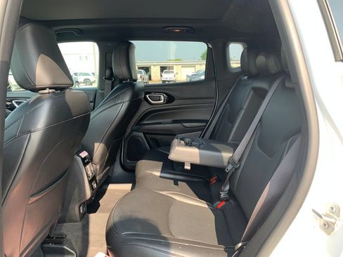 Used 2022 Jeep Compass High Altitude AWD/4WD image 18