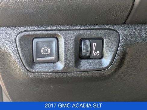 Used 2017 GMC Acadia SLT image 21