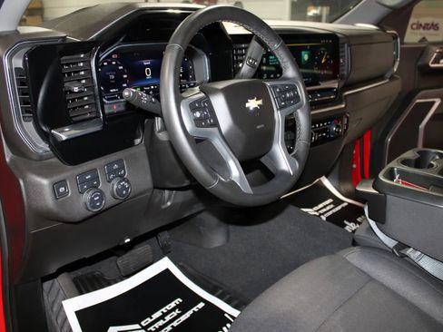 Used 2025 Chevrolet Silverado 1500 LT AWD/4WD image 12