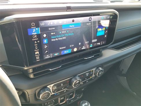 Used 2024 Jeep Wrangler High Altitude image 20