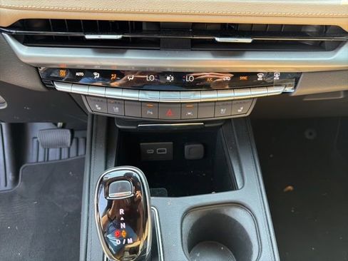 Used 2024 Cadillac XT4 Premium Luxury FWD image 26