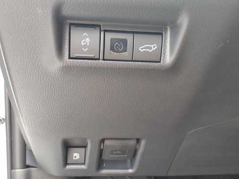 Used 2026 Toyota RAV4 XSE AWD/4WD image 18