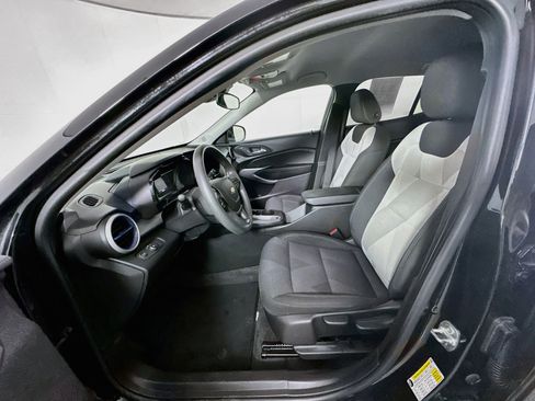 Used 2025 Chevrolet Trax LS FWD image 13