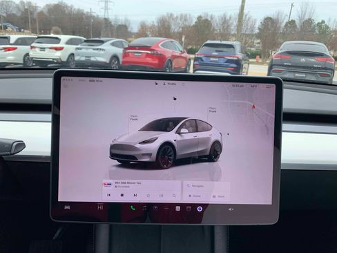 Used 2022 Tesla Model Y Long Range image 20