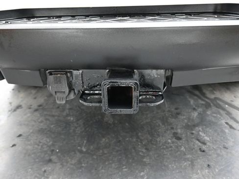 Used 2011 Nissan Armada Platinum w/ 2nd Row Captain Seat Pkg RWD image 57