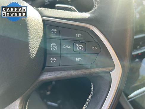 Used 2022 Jeep Grand Cherokee L Limited RWD image 8