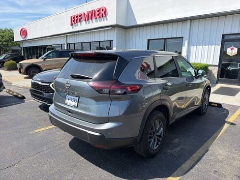 Used 2024 Nissan Rogue S FWD image 2