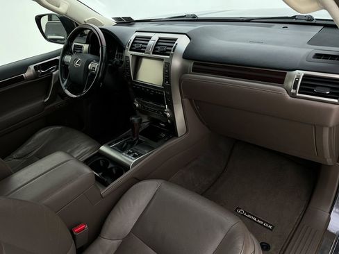 Used 2018 Lexus GX 460 image 10