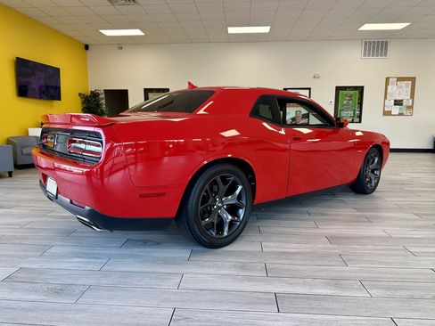 Used 2019 Dodge Challenger R/T w/ Cold Weather Group RWD image 6