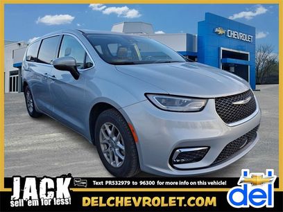 Used 2023 Chrysler Pacifica Touring-L
