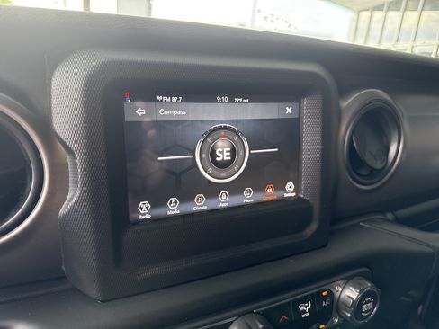Used 2022 Jeep Wrangler Unlimited Sport AWD/4WD image 21