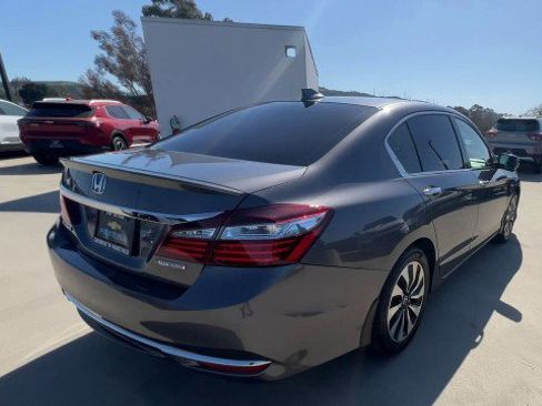 Used 2017 Honda Accord EX-L image 8