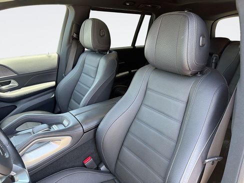 Used 2023 Mercedes-Benz GLS 580 4MATIC image 24