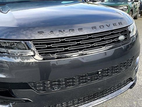 Used 2025 Land Rover Range Rover Sport Dynamic SE image 31