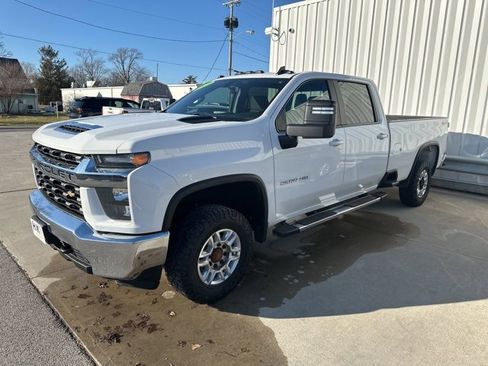 Used 2023 Chevrolet Silverado 2500 LT w/ Snow Plow Prep/Camper Package image 3