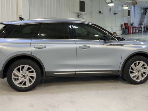 Used 2022 Lincoln Corsair FWD w/ Rear Removable Package Tray image 2