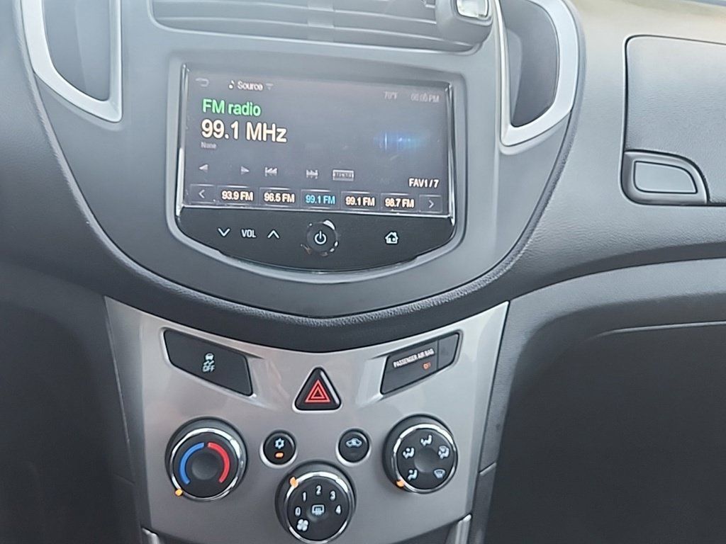 Used 2015 Chevrolet Trax LT AWD/4WD image 18