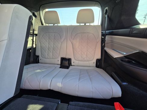 Used 2023 BMW X7 xDrive40i w/ M Sport Package image 20