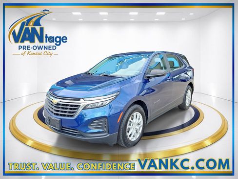 Used 2022 Chevrolet Equinox LS FWD image 1