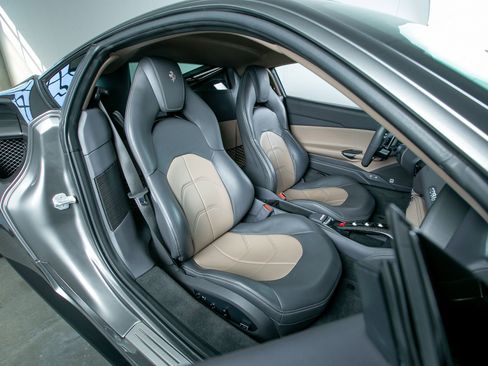 Used 2016 Ferrari 488 GTB image 15