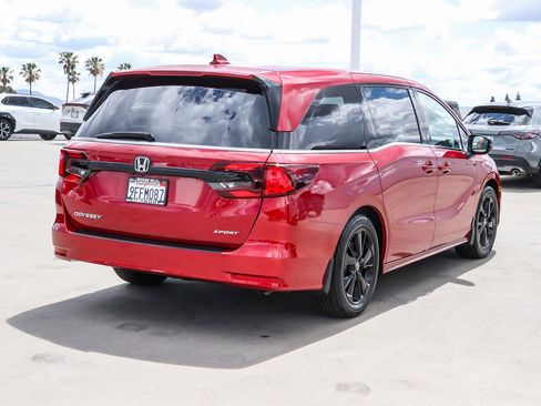 Used 2023 Honda Odyssey Sport image 7