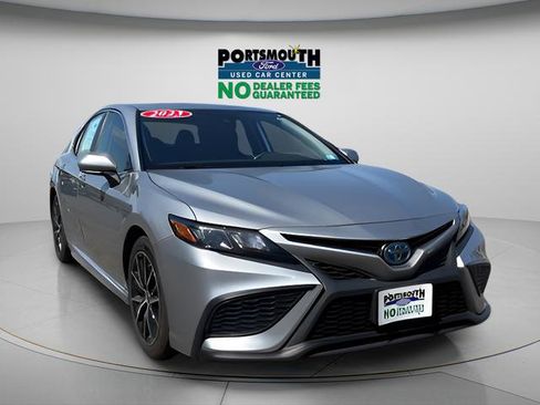 Used 2023 Toyota Camry SE FWD image 1