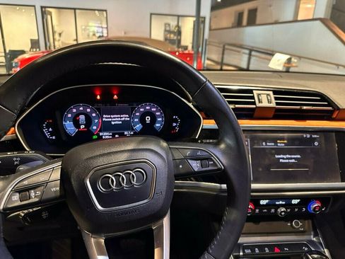 Used 2020 Audi Q3 2.0T Premium Plus w/ Premium Plus Package AWD/4WD image 17
