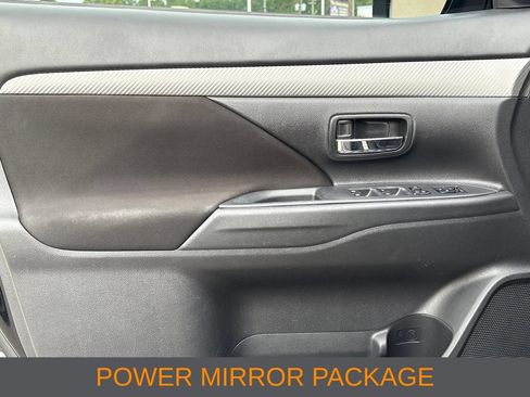 Used 2016 Mitsubishi Outlander ES FWD image 3