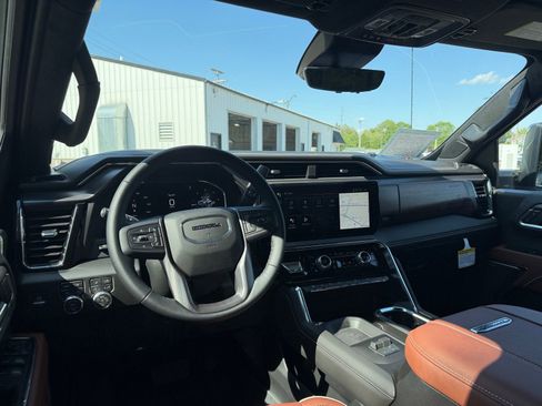 New 2026 GMC Sierra 2500 Denali Ultimate AWD/4WD image 17