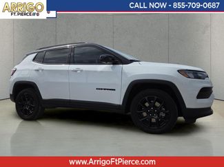 Used 2023 Jeep Compass Latitude w/ Convenience Group AWD/4WD video 1