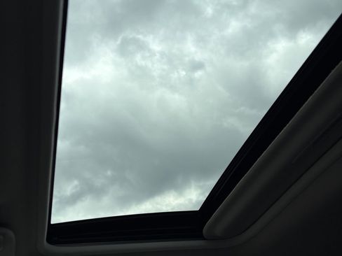 Used 2024 Subaru Crosstrek 2.0i Premium image 36