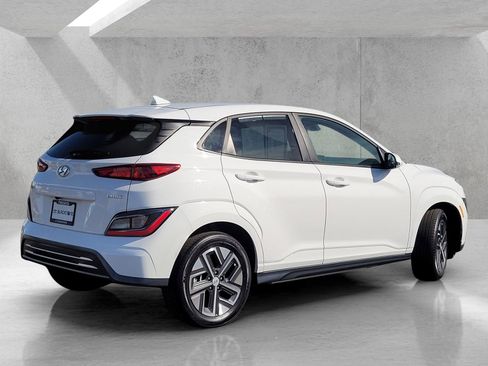 Used 2023 Hyundai Kona SEL image 4