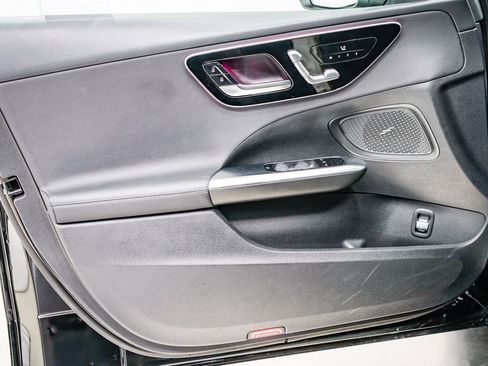 Used 2025 Mercedes-Benz C 300 Sedan image 19