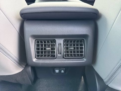 Used 2025 Toyota Camry SE w/ Convenience Package FWD image 21
