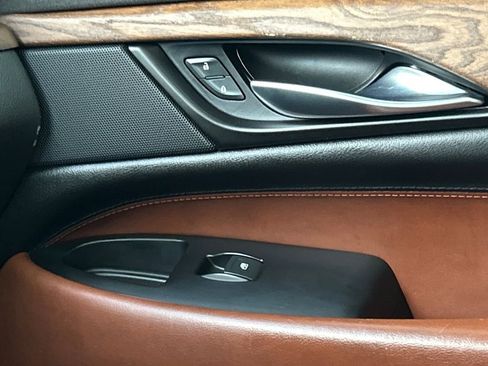 Used 2020 Cadillac Escalade Premium Luxury AWD/4WD image 37