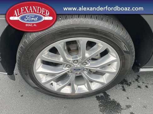 Used 2019 Ford Expedition Limited w/ Equipment Group 302A RWD image 8