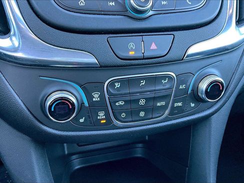 Used 2024 Chevrolet Equinox LT image 32