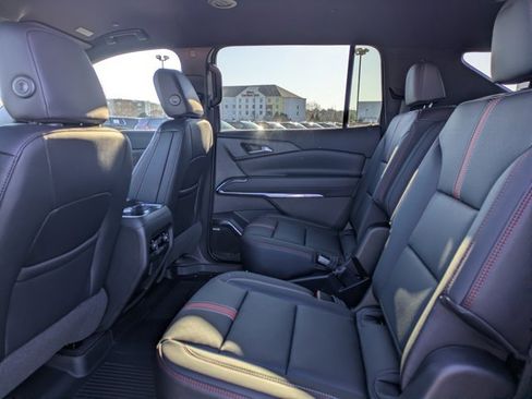 New 2026 Chevrolet Traverse RS w/ LPO, Floor Liner Package image 14