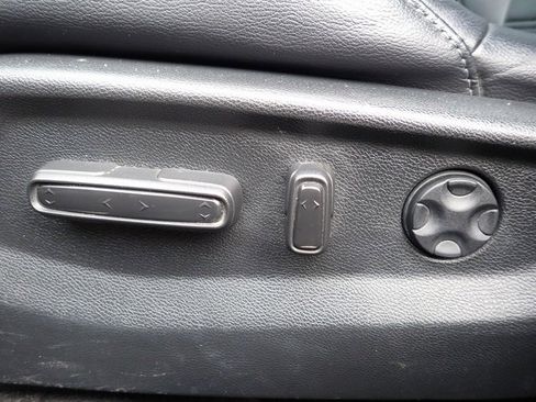 Used 2018 Honda CR-V Touring image 22