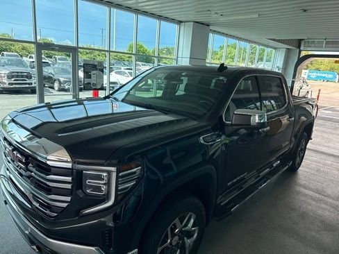 Used 2024 GMC Sierra 1500 SLT w/ SLT Premium Plus Package AWD/4WD image 3