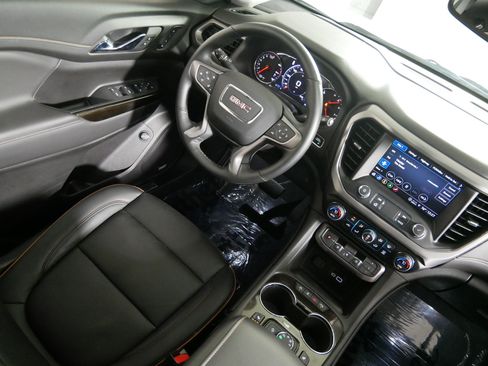 Used 2023 GMC Acadia AT4 w/ Technology Package AWD/4WD image 9