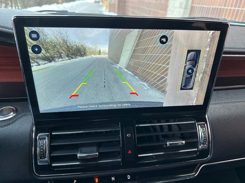 Used 2024 Lincoln Navigator L 4WD image 17