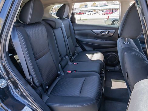 Used 2019 Nissan Rogue SV image 22