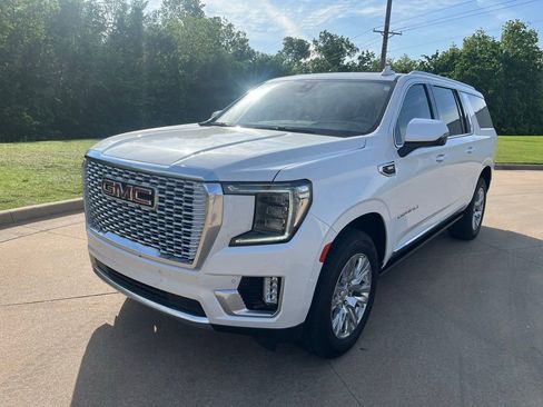 Used 2022 GMC Yukon XL Denali AWD/4WD image 1