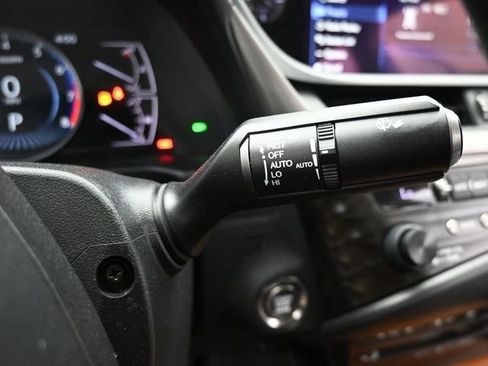 Used 2020 Lexus ES 350 w/ Accessory Package FWD image 19
