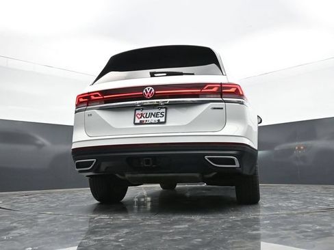 Used 2024 Volkswagen Atlas SE AWD/4WD image 48