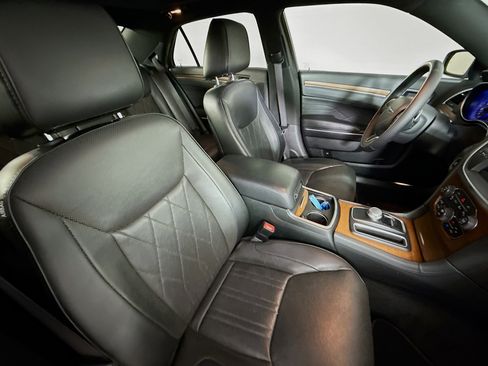 Used 2016 Chrysler 300 C Platinum w/ Safetytec Plus Group image 35