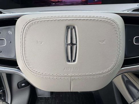 Used 2024 Lincoln Nautilus Premier AWD/4WD image 28